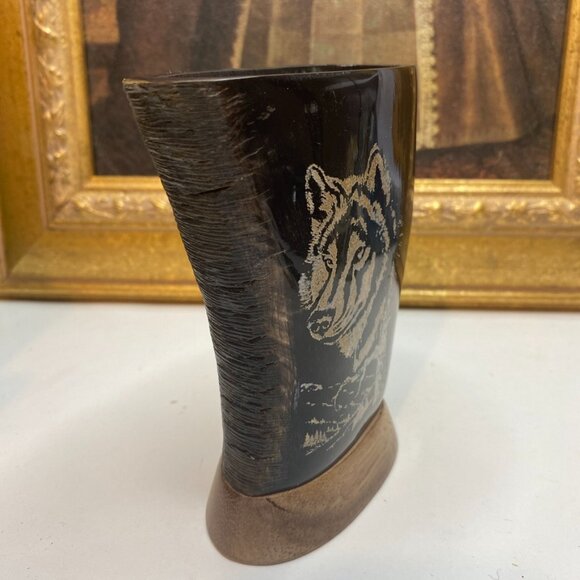 Wendake Buffalo Horn Pen Holder Etched/ Painted Wolf Design KC Gift Canada - Picture 2 of 10